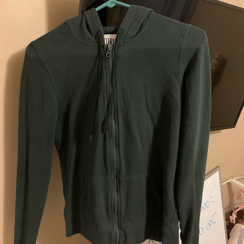 Victoria sport, zip up jacket. Dark green.